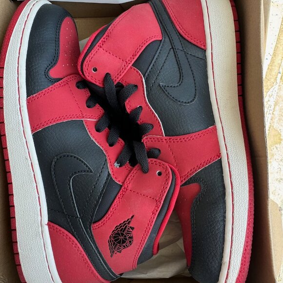Air Jordan 1 Mid BG Black/Gym Red Youth Size 5 - Lightly Used - Picture 3 of 10